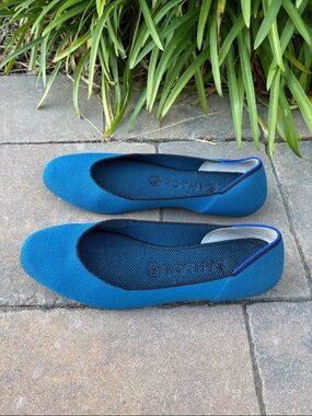 Rothy's Retired Round Toe Electric Blue Knit Slip-On Flats